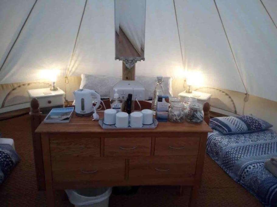 Cox Hill Glamping Badger Hotel Truro Luaran gambar