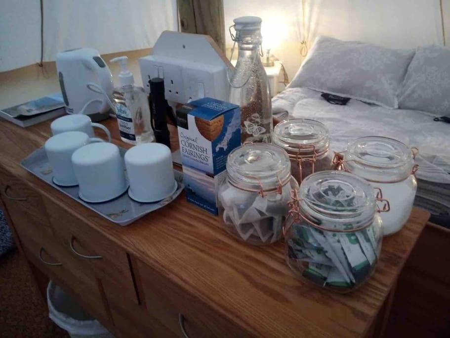 Cox Hill Glamping Badger Hotel Truro Luaran gambar