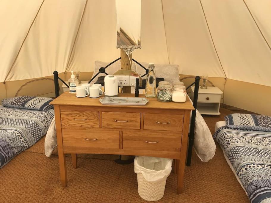 Cox Hill Glamping Badger Hotel Truro Luaran gambar