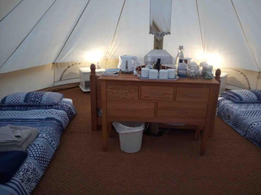 Cox Hill Glamping Badger Hotel Truro Luaran gambar